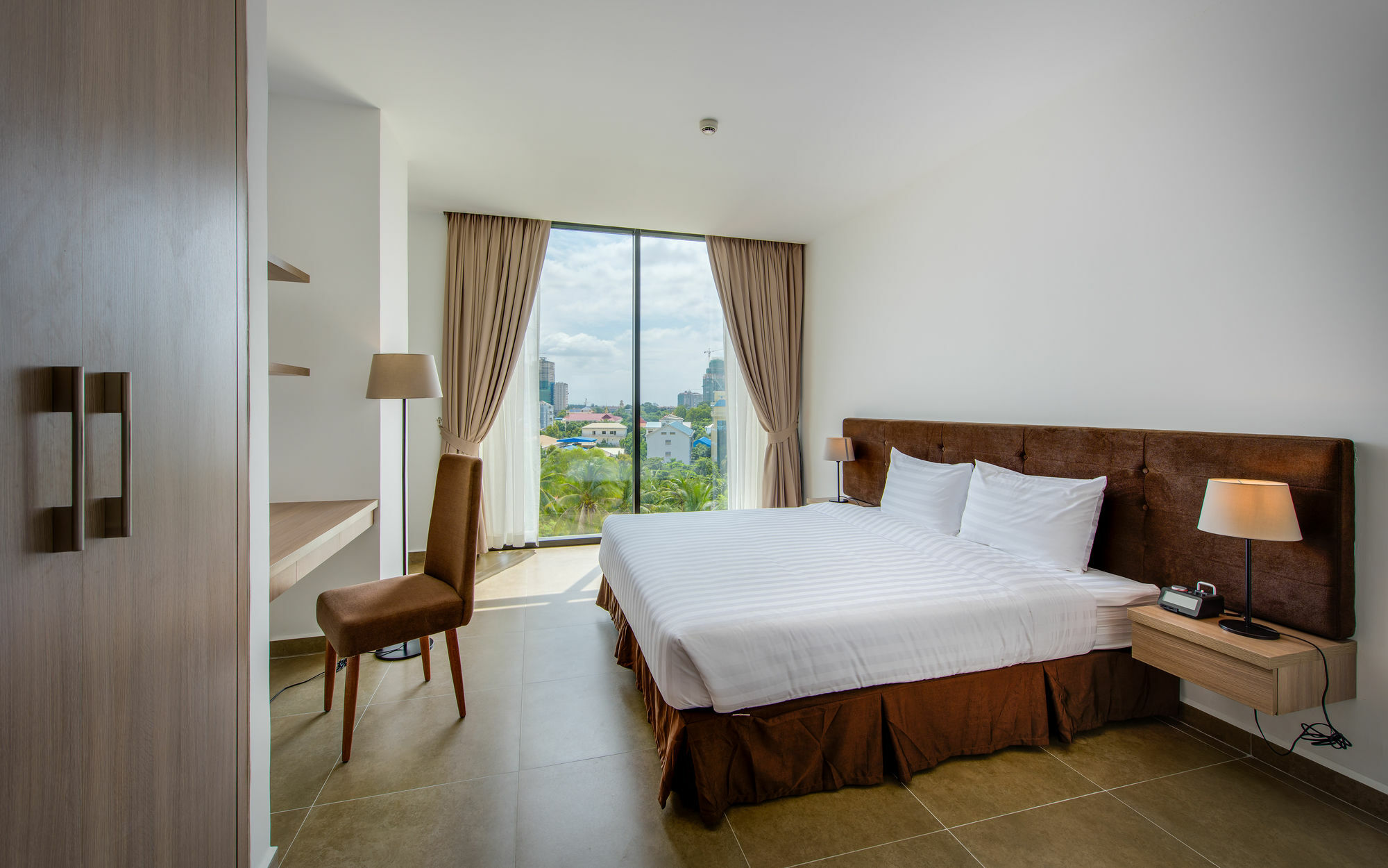 Mansion 51 Hotel & Apartment Phnom-Penh Buitenkant foto