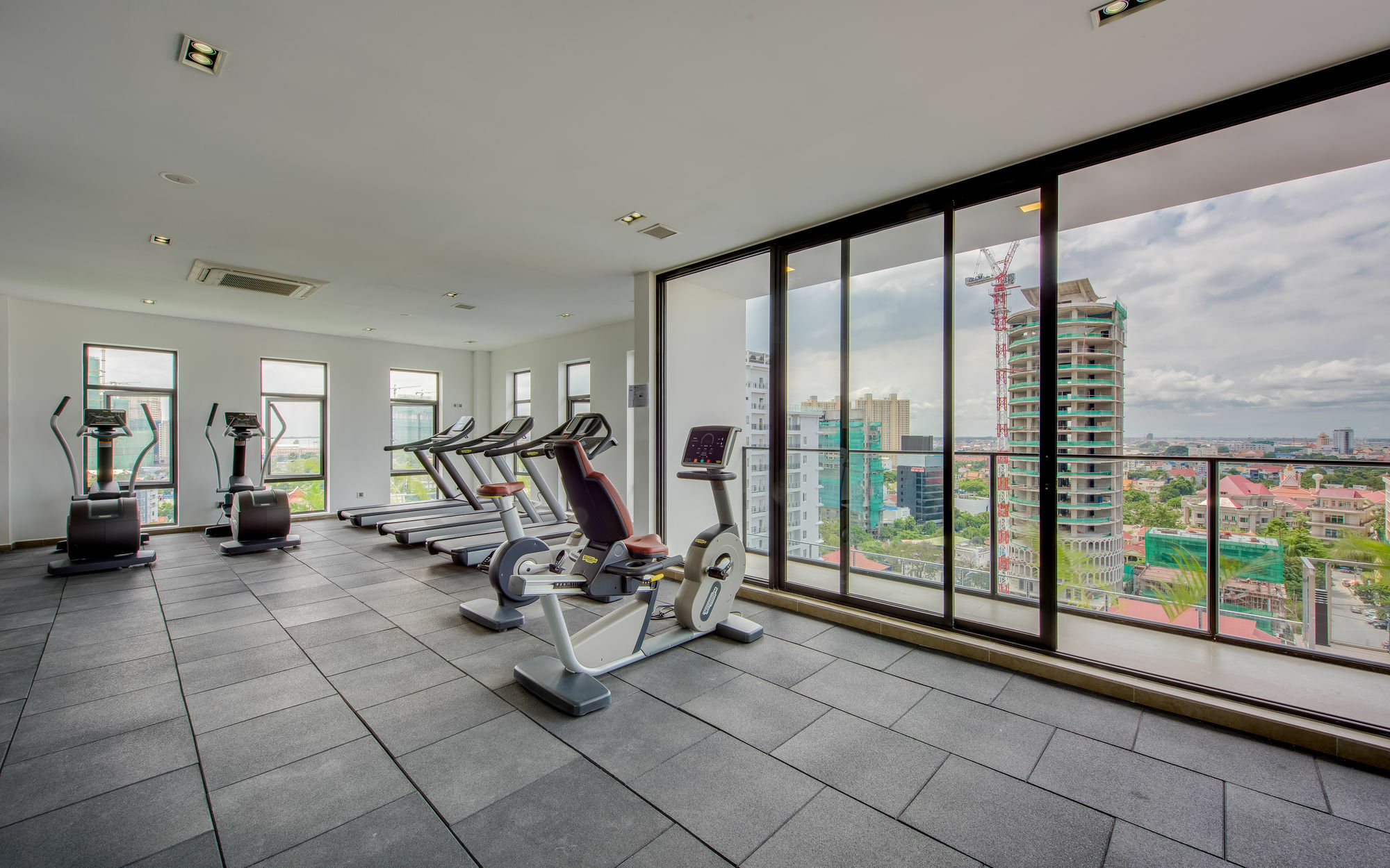 Mansion 51 Hotel & Apartment Phnom-Penh Buitenkant foto
